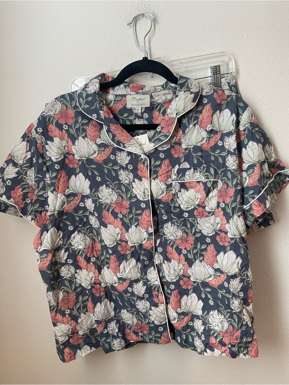 Crafted by Mahogany Women’s Floral Pajama Set Short Sleeve Top Shorts L